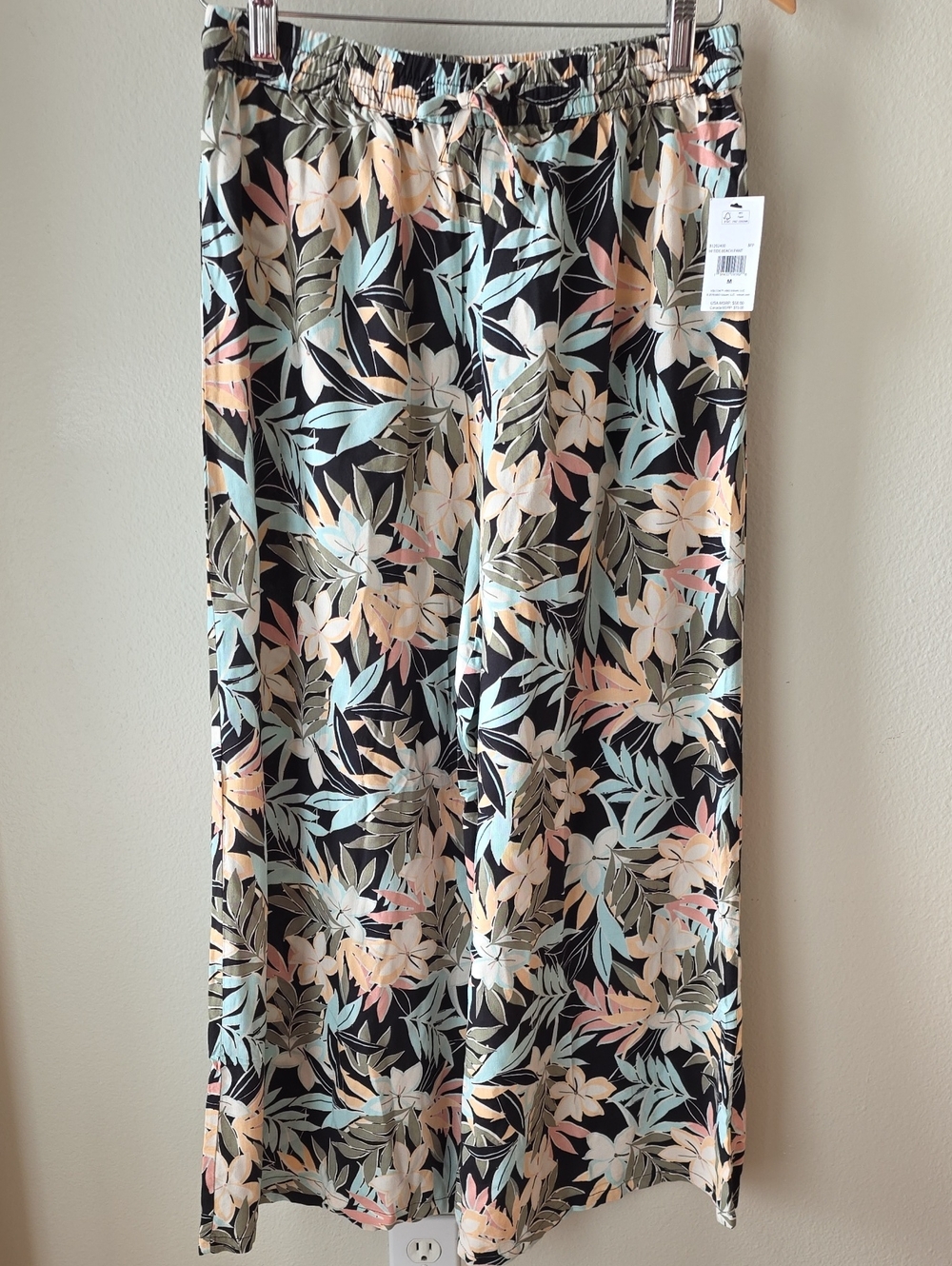 Volcom Hi Tide Wide Leg Crop Beach Pants Viscose Elastic Waist Tropical M NWT - Picture 3 of 13